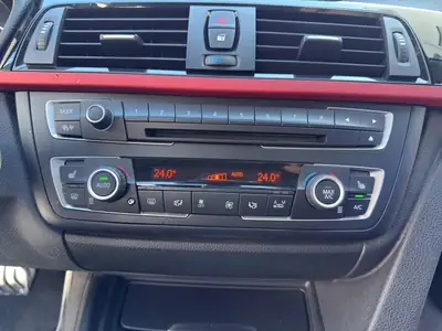 BMW 328i Sport Line — Berline élégante, 245 ch et entretien récent — Miniature 16