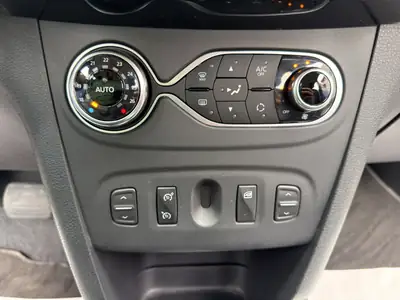 Dacia Sandero TCe 90 Stepway — Petit budget, grand équipement et boîte auto — Miniature 16