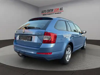 Skoda Octavia Combi 1.6 TDI Elegance 4x4 — Polyvalence tout-terrain, moteur économe — détail