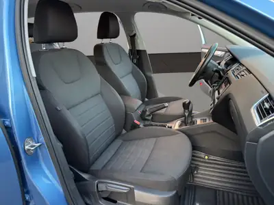 Skoda Octavia Combi 1.6 TDI Elegance 4x4 — Polyvalence tout-terrain, moteur économe — Miniature 17