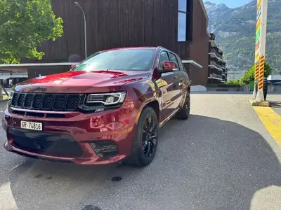 Jeep Grand Cherokee 6.4 V8 HEMI SRT8 — Muscle SUV américain, 468 ch d'exception — dashboard