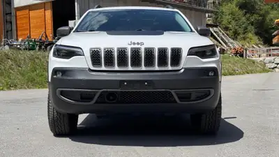 Jeep Cherokee 2.0 T Trailhawk AWD — SUV robuste, entretien premium, kilométrage maîtrisé — Miniature 8