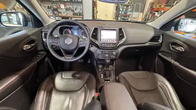 Jeep Cherokee 2.0 T Trailhawk AWD — SUV robuste, entretien premium, kilométrage maîtrisé — Miniature 15