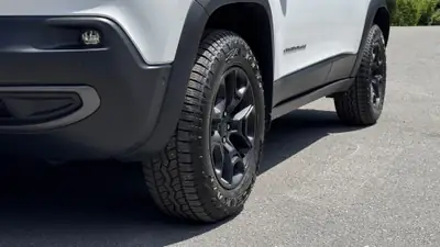 Jeep Cherokee 2.0 T Trailhawk AWD — SUV robuste, entretien premium, kilométrage maîtrisé — Miniature 20