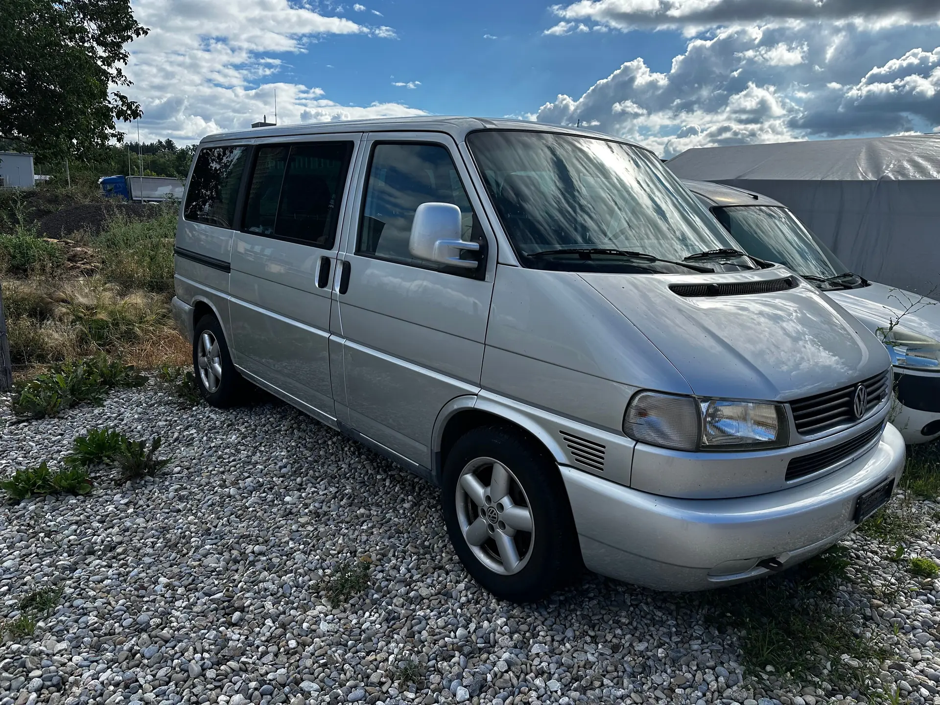 VW T4 Caravelle 2.5 TDI — Monospace polyvalent, 8 places, moteur fiable — Außenansicht