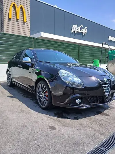 Alfa Romeo Giulietta 2.0 JTDm Distinctive — Diesel performant, 163'000 km — arrière