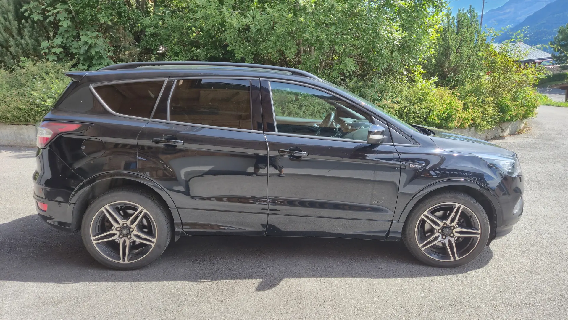 Ford Kuga 2.0 TDCi 180 ST-Line — SUV robuste, 96'000 km, sans sinistre