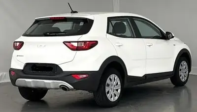 Kia Stonic 1.2 CVVT — SUV urbain compact, moteur économe et sans accident — arrière