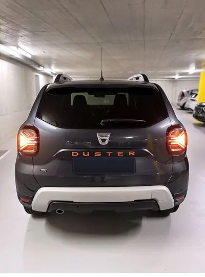 Dacia Duster 1.3 TCe 150 Extreme — SUV compact robuste, première main, 35'000 km seulement — rear view
