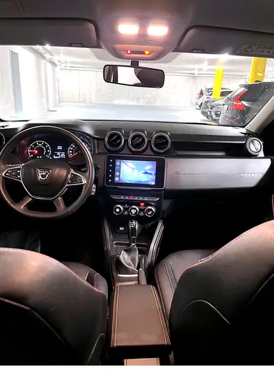 Dacia Duster 1.3 TCe 150 Extreme — SUV compact robuste, première main, 35'000 km seulement — interior