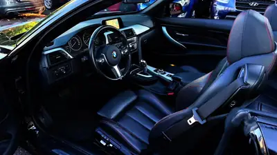 BMW 420i Cabriolet Luxury Line — Élégance décapotable, motorisation efficace — Miniature 13