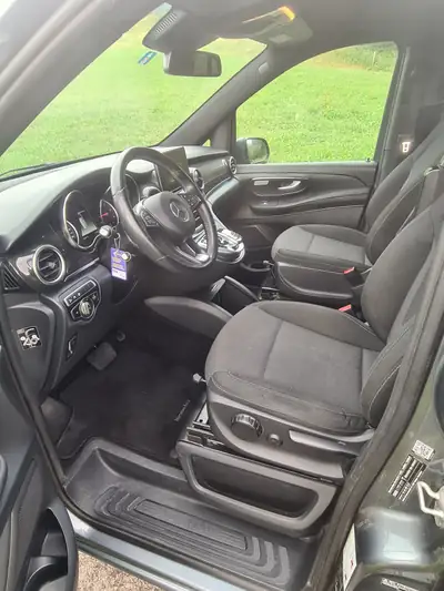 Mercedes-Benz V 250 d 4MATIC Compact — 7 places, sans accident, chauffage intégré — interior