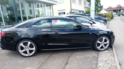 Audi A5 2.0 TFSI Quattro S-Tronic — Coupé sportif performant, sans accident — fianco