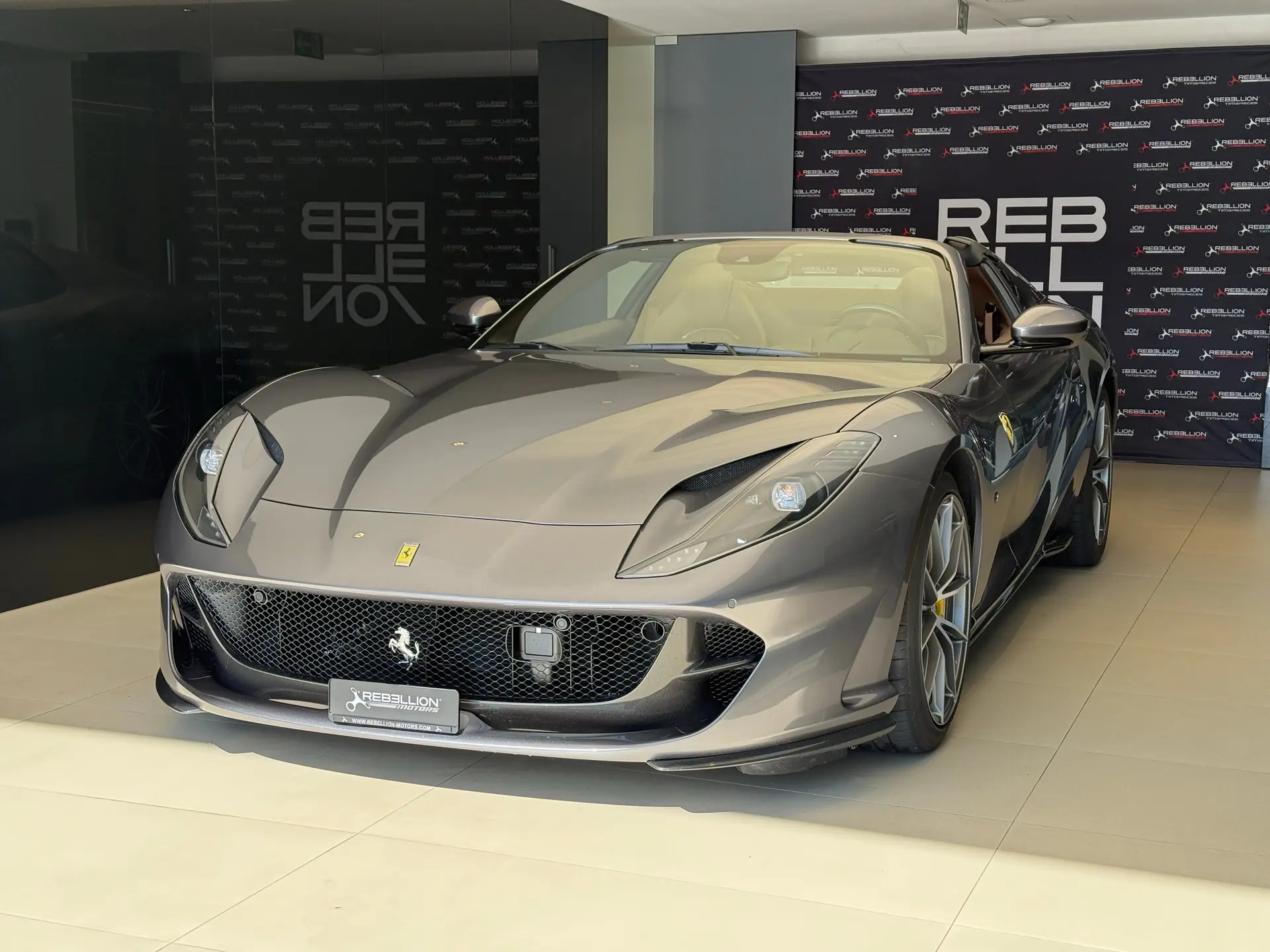 Ferrari 812 GTS — Cabriolet V12 796 ch, Kilométrage minimal, Package carbone complet