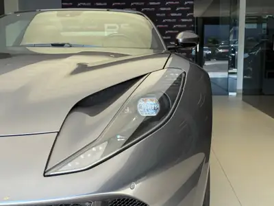 Ferrari 812 GTS — Cabriolet V12 796 ch, Kilométrage minimal, Package carbone complet — Miniatur 7