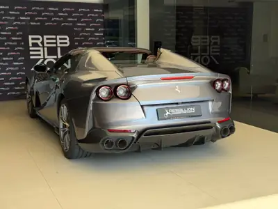 Ferrari 812 GTS — Cabriolet V12 796 ch, Kilométrage minimal, Package carbone complet — Miniatur 11