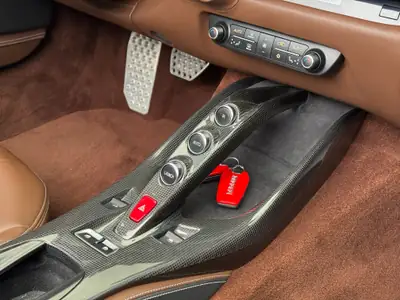Ferrari 812 GTS — Cabriolet V12 796 ch, Kilométrage minimal, Package carbone complet — Miniatur 20