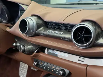 Ferrari 812 GTS — Cabriolet V12 796 ch, Kilométrage minimal, Package carbone complet — Miniatur 21