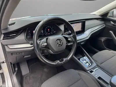 Skoda Octavia Combi 2.0 TDI DSG — Monospace familial économe, 137'000 km — Miniature 9