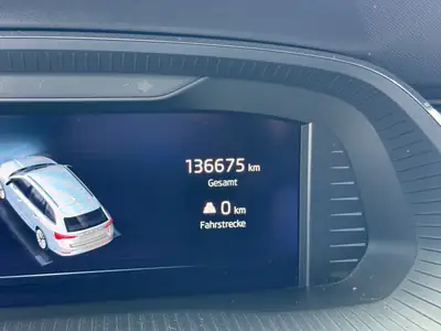 Skoda Octavia Combi 2.0 TDI DSG — Monospace familial économe, 137'000 km — Miniature 10