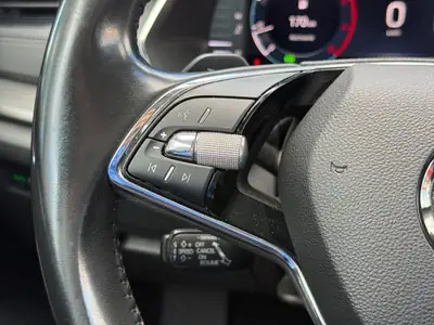 Skoda Octavia Combi 2.0 TDI DSG — Monospace familial économe, 137'000 km — Miniature 20