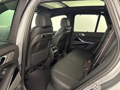 BMW X5 xDrive 40d M Sport Pro — SUV premium diesel hybride, 6500 km seulement — détail