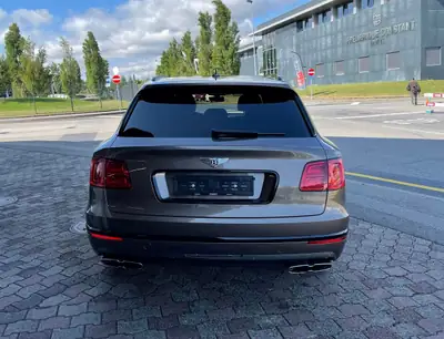 Bentley Bentayga V8 — SUV de luxe 549 ch, sans sinistre, livraison Suisse — Miniature 7