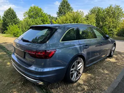 Audi A4 Avant 2.0 45 TFSI Quattro — Break polyvalent avec technologie hybride douce — fianco