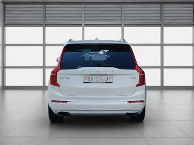 Volvo XC90 T8 AWD — SUV hybride rechargeable 7 places, consommation imbattable — détail