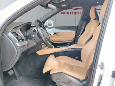Volvo XC90 T8 AWD — SUV hybride rechargeable 7 places, consommation imbattable — Miniature 9