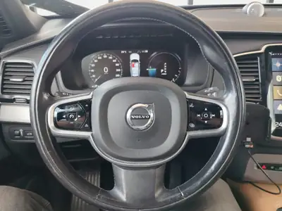 Volvo XC90 T8 AWD — SUV hybride rechargeable 7 places, consommation imbattable — Miniature 10