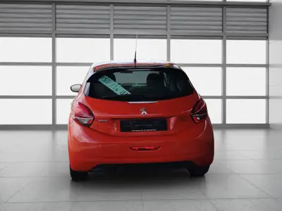 Peugeot 208 1.2 e-VTI Active — Citadine dynamique, boîte automatique et entretien complet — détail