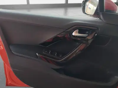 Peugeot 208 1.2 e-VTI Active — Citadine dynamique, boîte automatique et entretien complet — Miniature 12