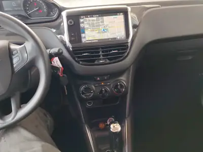 Peugeot 208 1.2 e-VTI Active — Citadine dynamique, boîte automatique et entretien complet — Miniature 15