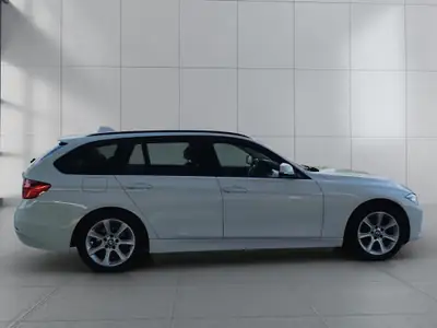 BMW 320i xDrive Touring — Break polyvalent, transmission automatique, contrôle intégral — Miniature 7