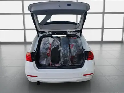BMW 320i xDrive Touring — Break polyvalent, transmission automatique, contrôle intégral — Miniature 15