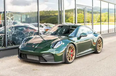Porsche 911 Carrera GT3 Touring 2026 — Légende manuelle en Oak Green Metallic, 1200 km — Miniature 15