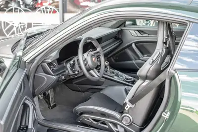 Porsche 911 Carrera GT3 Touring 2026 — Légende manuelle en Oak Green Metallic, 1200 km — Miniature 26