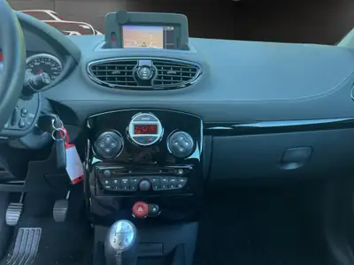 Renault Clio Grandtour 1.2 Turbo Night&Day — Break compact économique, 111 000 km, sans sinistre — Miniature 11