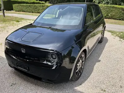 Honda e Advance 2023 — Citadine électrique compacte, 18 000 km seulement — vue extérieure