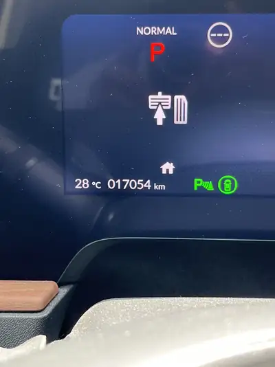 Honda e Advance 2023 — Citadine électrique compacte, 18 000 km seulement — détail