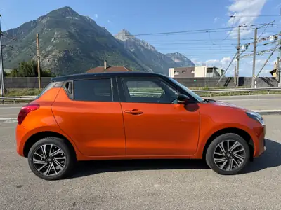 Suzuki Swift 1.2 Hybrid Compact Top 4x4 — Citadine agile avec moteur écologique — détail