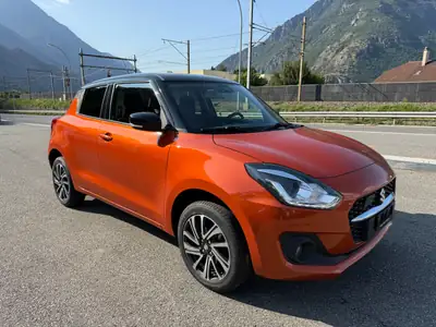 Suzuki Swift 1.2 Hybrid Compact Top 4x4 — Citadine agile avec moteur écologique — tableau de bord