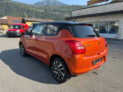 Suzuki Swift 1.2 Hybrid Compact Top 4x4 — Citadine agile avec moteur écologique — Miniature 9