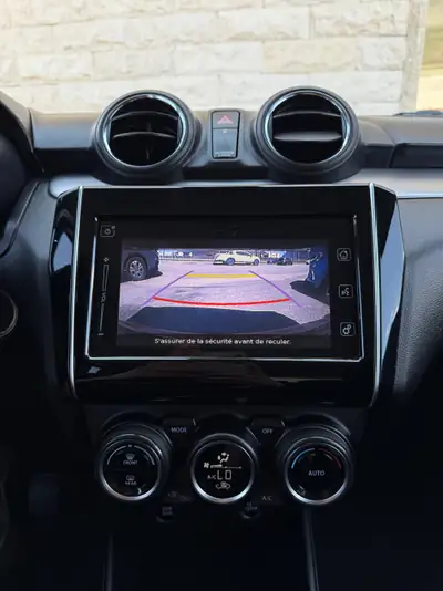 Suzuki Swift 1.2 Hybrid Compact Top 4x4 — Citadine agile avec moteur écologique — Miniature 12