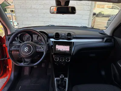 Suzuki Swift 1.2 Hybrid Compact Top 4x4 — Citadine agile avec moteur écologique — Miniature 10