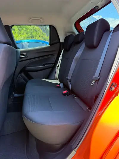 Suzuki Swift 1.2 Hybrid Compact Top 4x4 — Citadine agile avec moteur écologique — Miniature 14