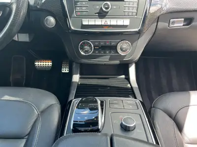 Mercedes-Benz GLE 43 AMG — SUV premium sportif, 390 ch et seulement 103 000 km — rear view