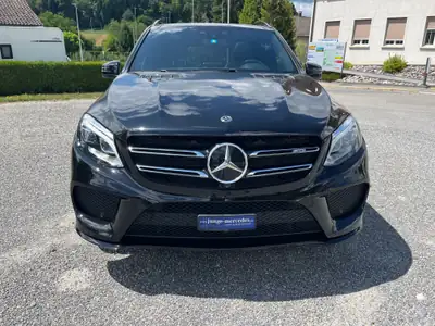 Mercedes-Benz GLE 43 AMG — SUV premium sportif, 390 ch et seulement 103 000 km — side view