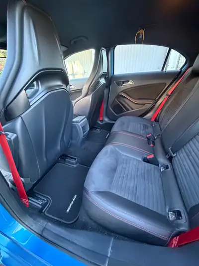 Mercedes-Benz A 45 AMG 4Matic — Compacte haute performance, 381 ch et 90'000 km — Detail